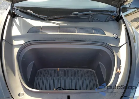 2023 Tesla Model Y z USA, uszkodzony, nr VIN 7SAYGDEE8PA141095